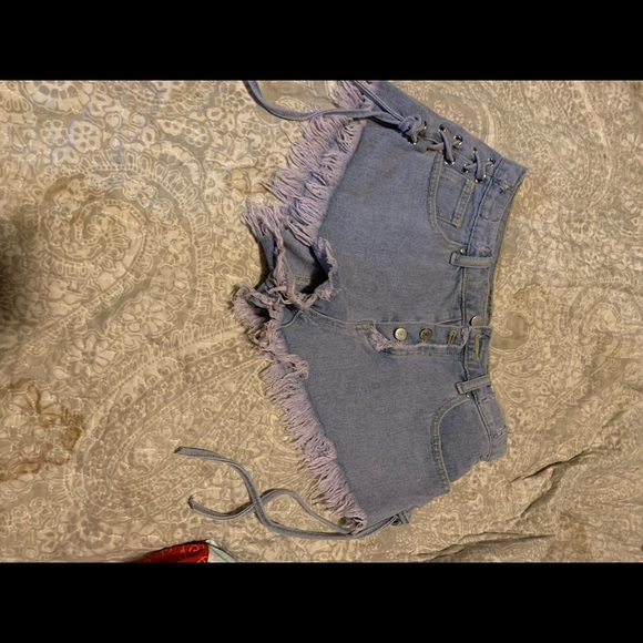 Shorts - Picture 1 of 2